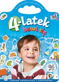 4-latek bawi się